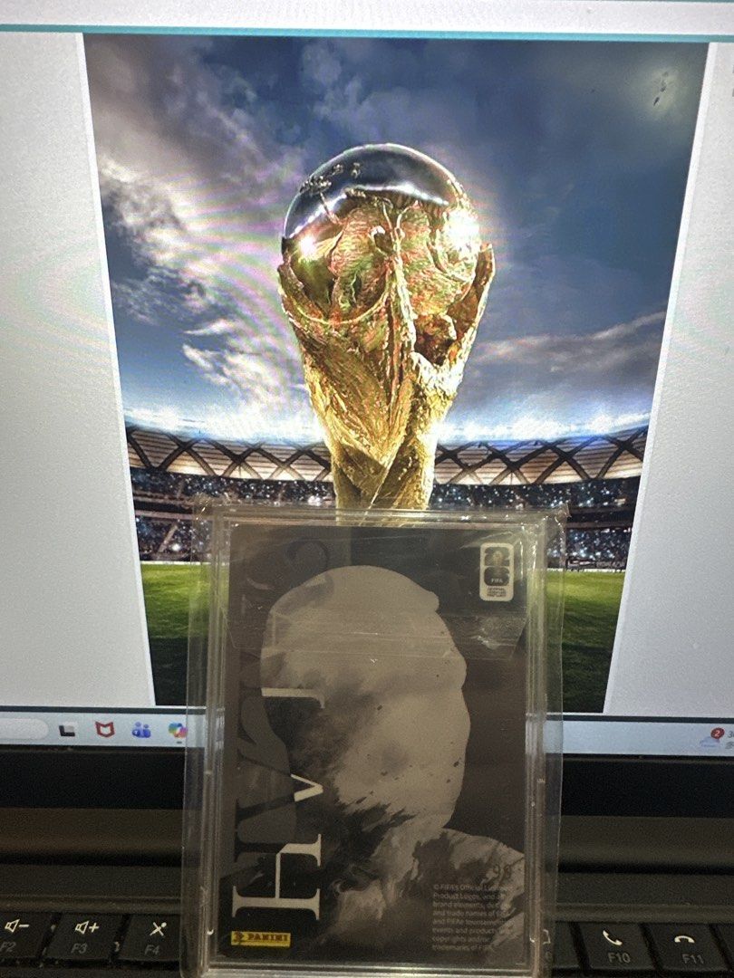 地獄級難中 超大比例 36盒出1張 世界杯 埃及法老 Salah 傳奇卡 帶編 195/199 - Panini World Cup Official Trading Card (Ultra 貴版） （分類：原色卡片）位於 Hong Kong。 由 dickysiu1689 提交（商品編號 1450028430，圖片 2）。簡介： 地獄級難中 超大比例 36盒出1張 世界杯 埃及法老 Salah 傳奇卡 帶編 195/199 - Panini World Cup Official Trading Card (Ultra 貴版） 1:360 包 （1包$70）黑盒厚卡 此卡有別紅盒紙卡 用PVC厚料制更具價值 隨拍會送卡膜 卡夾 加許願球隊送你多幾張卡 歡迎DM。