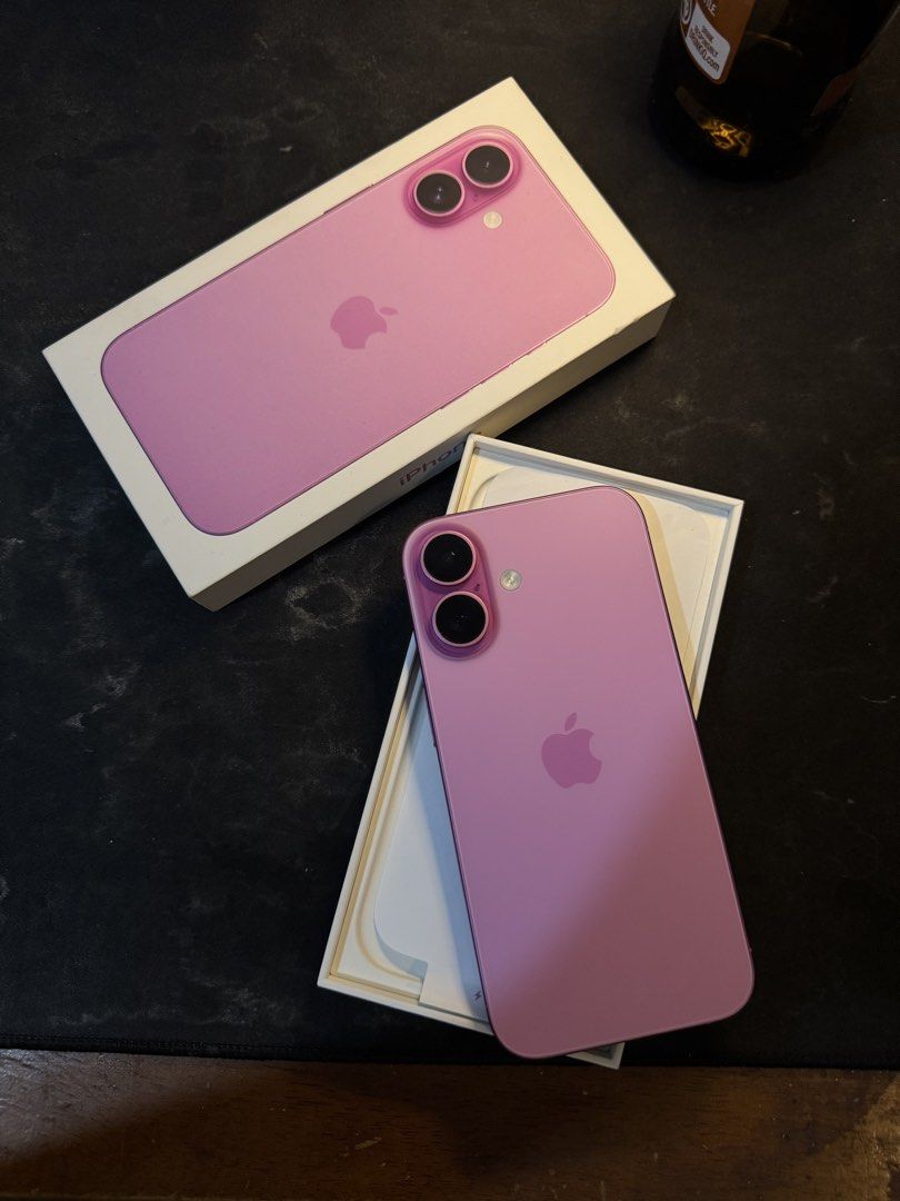 🌸 IPHONE 16 128GB PINK (COMPLETE BOX) 🌸 (Category: iPhone 16 Series) located in Manila. Submitted by jddecastro (Listing ID 1449990850, Image 2). Description: • Condition: 9/10 • Battery Health: 87% (820 CC) • Open to all sim (Factory Unlock) (SLIGHTLY NEGO SA SURE BUYER, PM LANG PAGUSAPAN NATIN PRESYO) (LADY OWNED) 📍Manila / Valenzuela / Bulacan.