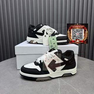 (Category: ) located in . Submitted by shoes.locker (Listing ID 1450078015, Image 1). Description: .