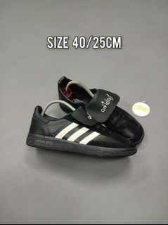 (Kategori: ) berada di . Dikirim oleh lapaksepatuku (ID iklan 1449965900, Gambar 1). Deskripsi: .