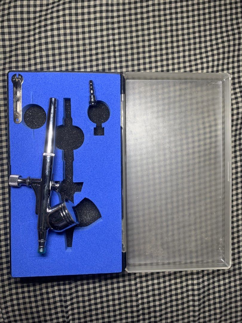 Airbrush Kit with Case and Accessories (Category: Craft Supplies & Tools) located in Cavite. Submitted by lienned37888 (Listing ID 1450001766, Image 3). Description: - Includes airbrush gun, protective case, and essential accessories. - Perfect for detailed and intricate artwork. - All items neatly organized in a durable case. - Ready to use for your next creative project..