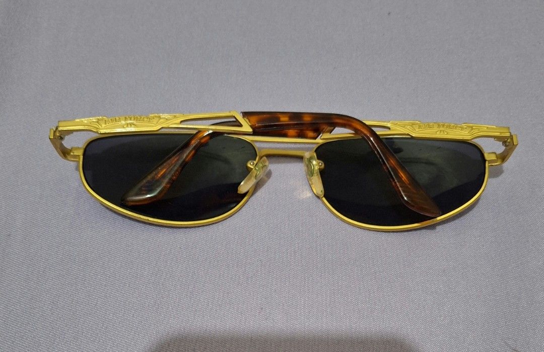 AirForce Sunglass (Category: Sunglasses & Eyewear) located in Makati City. Submitted by hookvault (Listing ID 1449978594, Image 2). Description: Air Force Sunglass Size: approx 58-62mm may kabigatan din,from japan surplus.