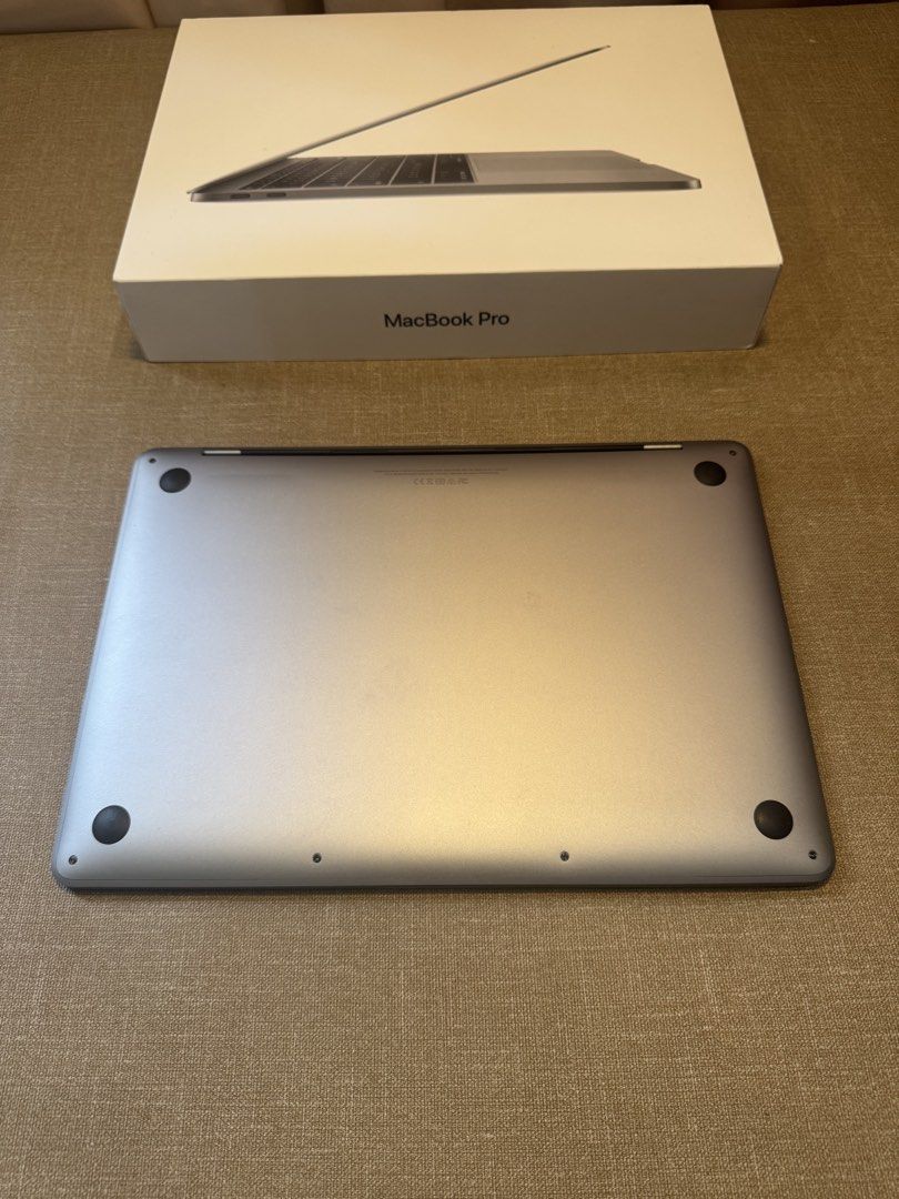 Apple MacBook Pro (Category: Laptops & Notebooks) located in Paranaque City. Submitted by robingo03 (Listing ID 1450052314, Image 3). Description: Apple MacBook Pro 13” 2017 (Non-Touch Bar) 💰 ₱16,000 ✅ Good Condition ✅ Intel Core i5 ✅ Retina Display ✅ USB-C Charging ✅ macOS 📍 Parañaque City 🚚 Same-day delivery available 🤝 Pickup available Will only reply to legit and serious buyers. Message for inquiries..