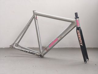(Category: ) located in . Submitted by fixed_gear_merchant (Listing ID 1449968249, Image 1). Description: .