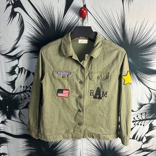 (Category: ) located in . Submitted by Vault4Fashion (Listing ID 1449994166, Image 1). Description: .