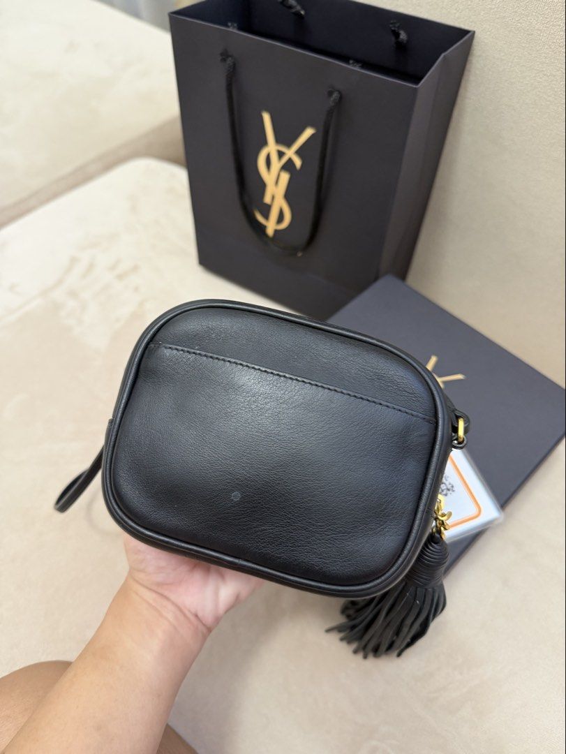 Authentic YSL Saint Laurent Blogger/ Mini Camera Bag (Category: Luxury Bags & Wallets) located in Manila. Submitted by maria_2326 (Listing ID 1446029689, Image 3). Description: YSL Saint Laurent Blogger/ Mini Camera Bag Black Calfskin Leather Guarantee Authentic Inclusions: Provided Box&Paper Bag Entrupy/ Certificate of Authenticity No Lowballing 👎🏻 Location: Manila/QC.