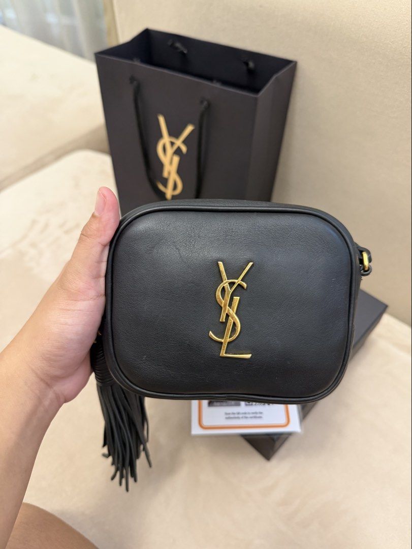 Authentic YSL Saint Laurent Blogger/ Mini Camera Bag (Category: Luxury Bags & Wallets) located in Manila. Submitted by maria_2326 (Listing ID 1446029689, Image 2). Description: YSL Saint Laurent Blogger/ Mini Camera Bag Black Calfskin Leather Guarantee Authentic Inclusions: Provided Box&Paper Bag Entrupy/ Certificate of Authenticity No Lowballing 👎🏻 Location: Manila/QC.