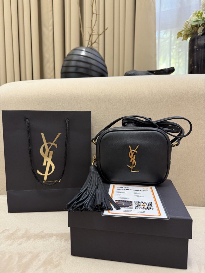 Authentic YSL Saint Laurent Blogger/ Mini Camera Bag (Category: Luxury Bags & Wallets) located in Manila. Submitted by maria_2326 (Listing ID 1446029689, Image 1). Description: YSL Saint Laurent Blogger/ Mini Camera Bag Black Calfskin Leather Guarantee Authentic Inclusions: Provided Box&Paper Bag Entrupy/ Certificate of Authenticity No Lowballing 👎🏻 Location: Manila/QC.