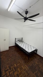 (Category: ) located in . Submitted by azwanznl (Listing ID 1449955106, Image 1). Description: .