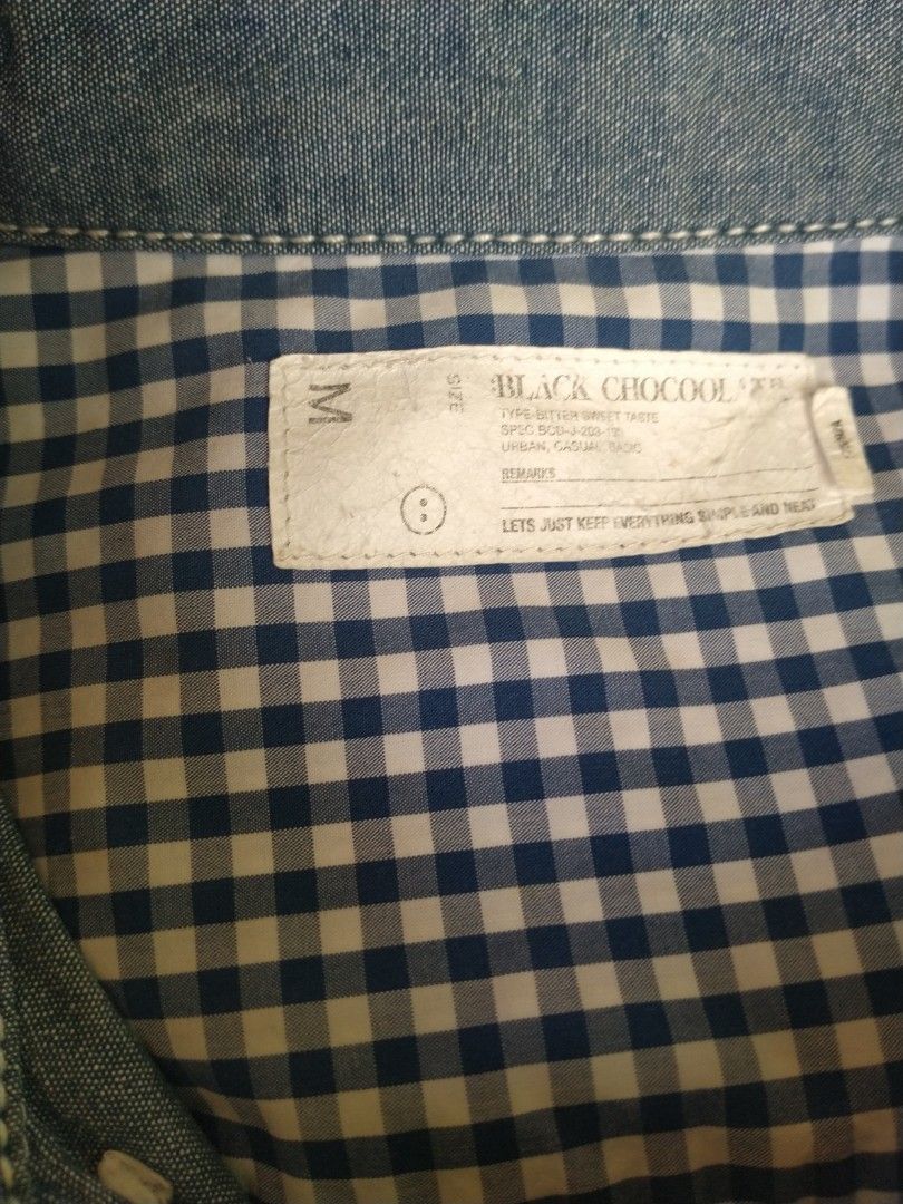 BLACK CHOCOOLATE Blue button-down short sleeve shirt (Category: Tshirts & Polo Shirts ) located in Baguio. Submitted by jinriarchives (Listing ID 1449955599, Image 3). Description: 19" x 27" M on tag.