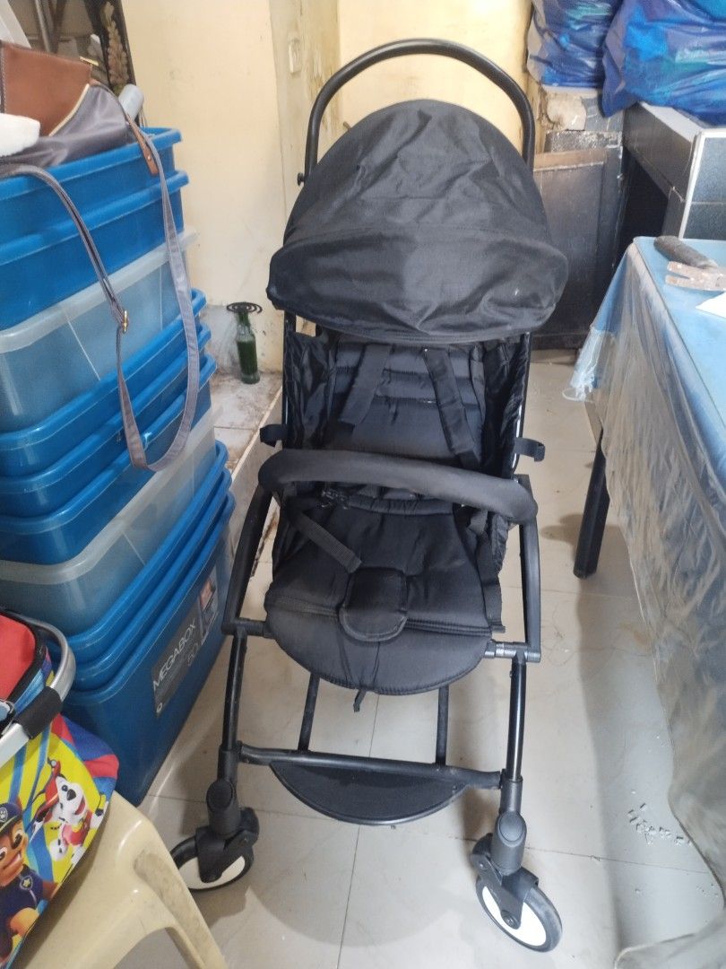 Black Lightweight Baby Stroller (Category: Strollers) located in Manila. Submitted by josephinefrancia24 (Listing ID 1450077789, Image 2). Description: - Black stroller - Easy to fold and carry - Sun protection canopy - Safety harness included - Smooth-rolling wheels - Ideal for travel - Ready for its new home!.