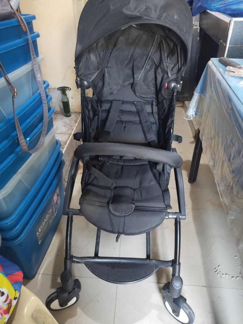Black Lightweight Baby Stroller (Category: Strollers) located in Manila. Submitted by josephinefrancia24 (Listing ID 1450077789, Image 3). Description: - Black stroller - Easy to fold and carry - Sun protection canopy - Safety harness included - Smooth-rolling wheels - Ideal for travel - Ready for its new home!.