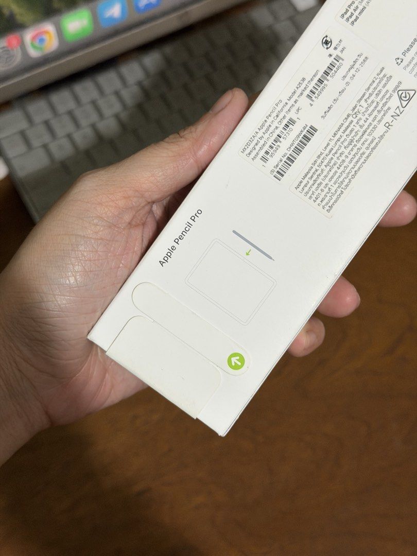 Brand new & Original Apple Pencil Pro FIXED PRICE (Category: Other Mobile & Gadget Accessories) located in Manila. Submitted by razelysonn (Listing ID 1450111276, Image 2). Description: Brand new & Original FIXED PRICE location: Binondo mnl .