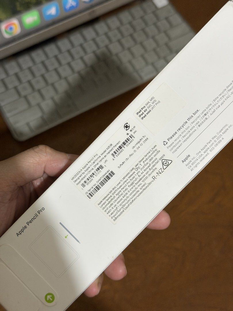 Brand new & Original Apple Pencil Pro FIXED PRICE (Category: Other Mobile & Gadget Accessories) located in Manila. Submitted by razelysonn (Listing ID 1450111276, Image 3). Description: Brand new & Original FIXED PRICE location: Binondo mnl .