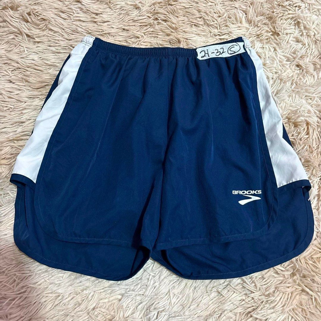 Brooks Mens Short (Category: Activewear) located in Manila. Submitted by royal.corine (Listing ID 1450022952, Image 1). Description: 24-32 waistline Size S.