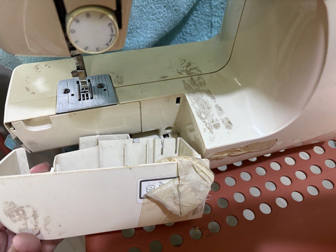 Brother LS-2160 Sewing Machine (Category: Other Home Appliances) located in Las Pinas. Submitted by crafthingz (Listing ID 1449985918, Image 2). Description: - Brother LS-2160 sewing machine - Features multiple stitch patterns - Dial for stitch selection and length adjustment - Fully functional and great for basic sewing projects ISSUE: -BROKEN THREAD TENSION DIAL -FLAT BED ATTACHMENT .