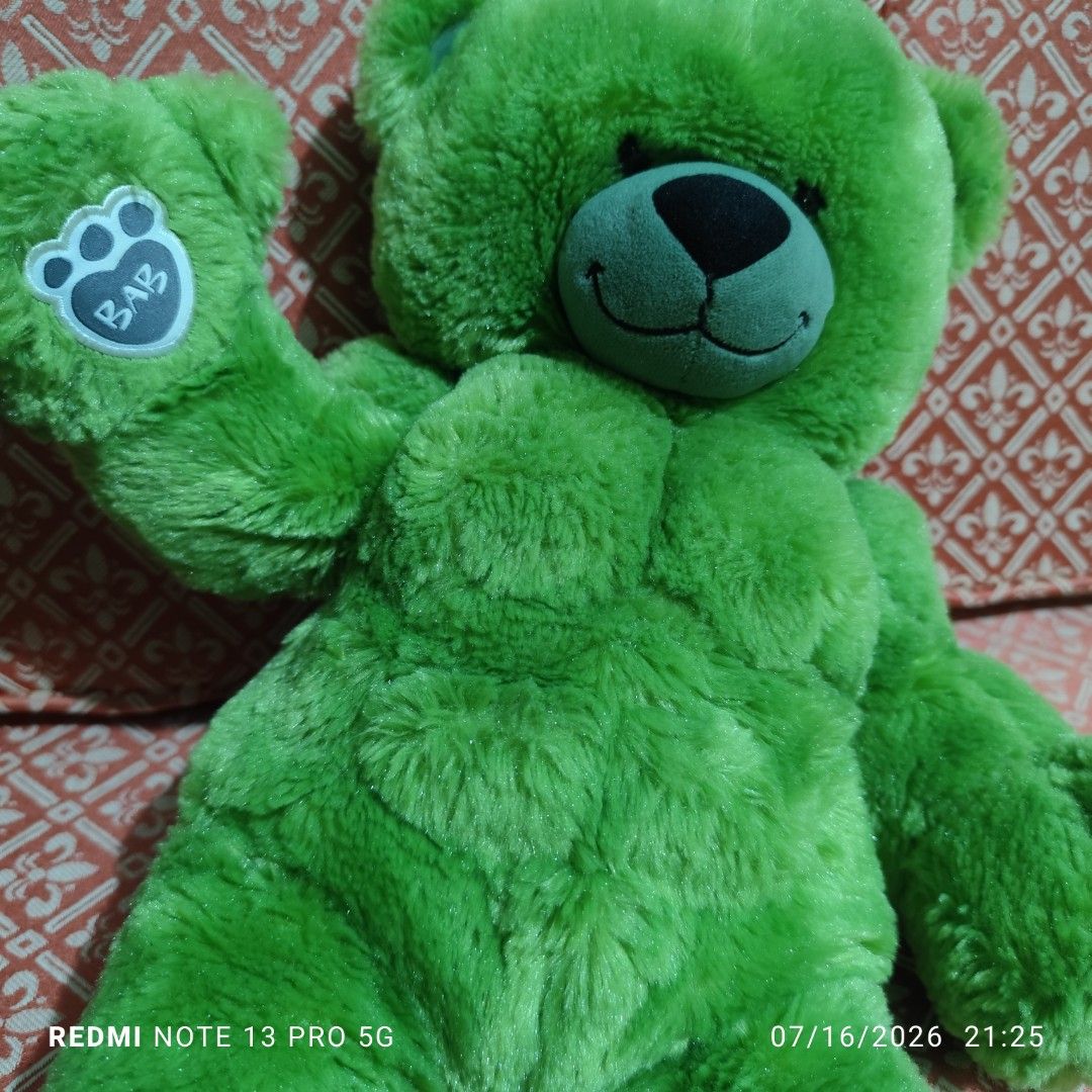 Build A Near Incredible Hulk 17" (Category: Action & Battle Toys) located in Manila. Submitted by buyybustt (Listing ID 1450084088, Image 3). Description: Good As New 17 inches color may vary due to lighting Dm for more Details.