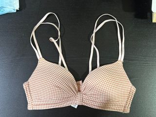 (Category: ) located in . Submitted by h_wardrobe_ (Listing ID 1449868851, Image 1). Description: .