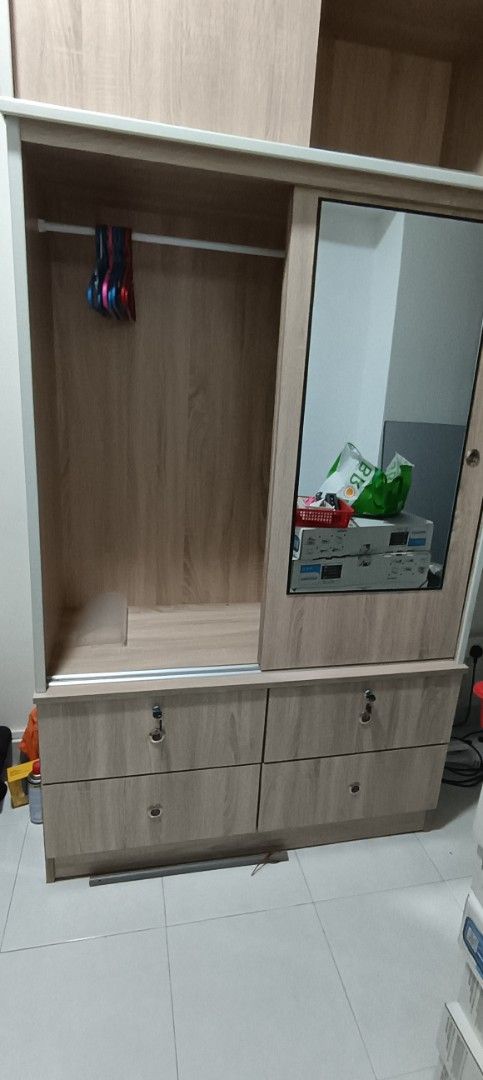 Cabinet (Category: Shelves, Cabinets & Racks) located in Klang. Submitted by azzlim (Listing ID 1450101275, Image 3). Description: good condition.
