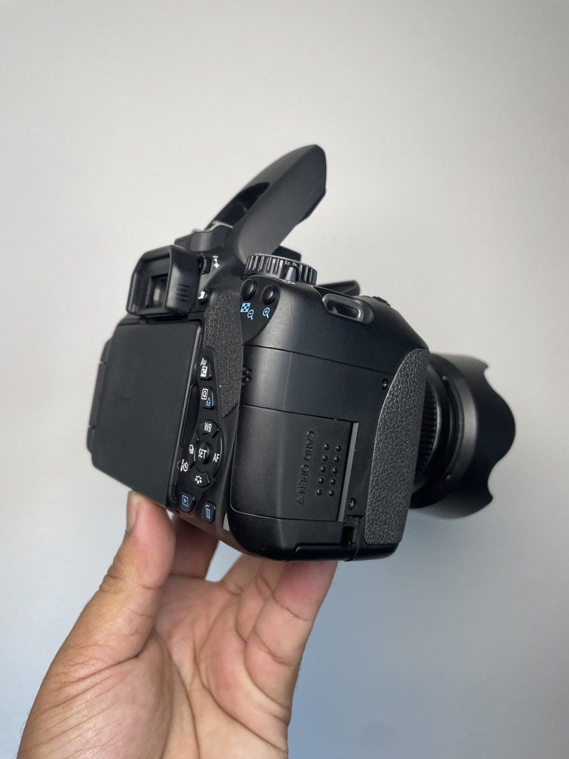 CANON EOS 650D KIT LENS 18-55MM IS II (Category: Cameras) located in Antipolo. Submitted by pauldmabatid (Listing ID 1450024968, Image 2). Description: FOR SALE ONLY Selling for only 15,000PHP ✅ 18MP | Flipscreen / Touchscreen ✅ Good for Photo, Video/Vlogging ✅ Good for Photo Journalism CANON EOS 650D KIT LENS 18-55MM IS II - No Issue - No Vignette - No Dents/ No Scratches - No Dust/ No Fungus (See Photos) - AF/MF is Fully Working - Built in Flas