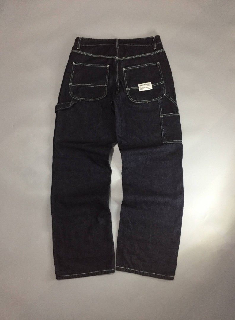 Carpenter Pants (Category: Jeans) located in Balayan. Submitted by _wethrift (Listing ID 1450123708, Image 1). Description: CARPENTER PANTS • Waistline: 31 - 32 • Length: 42.5 • Leg hole: 9 • Excellent condition • Color rate: 9.5/10 • No flaws MINE — 📩 + Shipping fee 📍 Balayan, Batangas.