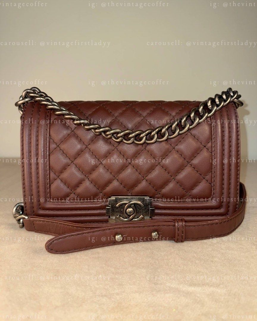 Chanel Le Boy (Category: Luxury Bags & Wallets) located in Manila. Submitted by vintagefirstladyy_2.0 (Listing ID 1450132561, Image 1). Description: as is, where is, kweens!! pics are all recent!! 🤎.