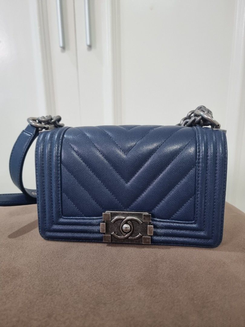 Chanel le boy caviar small (Category: Luxury Bags & Wallets) located in Paranaque City. Submitted by yogideclutters.ph (Listing ID 1450103805, Image 1). Description: For serious buyers only. more pics available upon request with entrupy and dust bag last price as posted. RFS: bag upgrade.