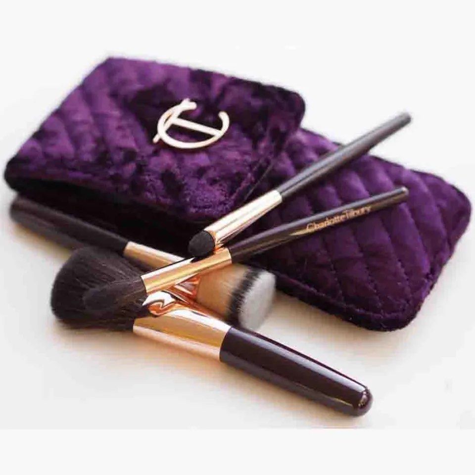 Charlotte Tilbury magic mini brush set (Category: Makeup) located in Manila. Submitted by hnnhsrmnt (Listing ID 1450074023, Image 2). Description: Bnew.