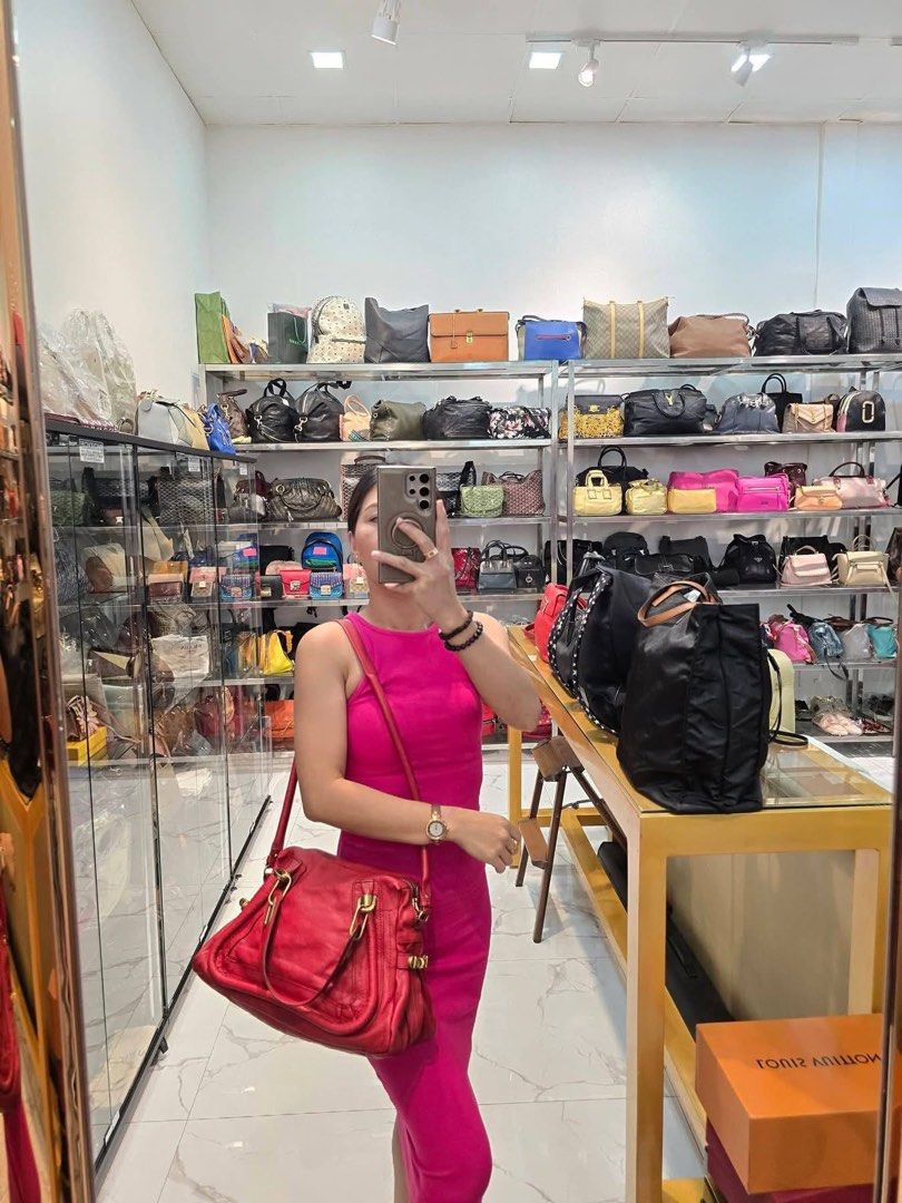 Chloe Paraty Bag Authentic💯 (Category: Luxury Bags & Wallets) located in Davao. Submitted by preloveditems21davao (Listing ID 1450019404, Image 3). Description: Medium size With generic dustbag.