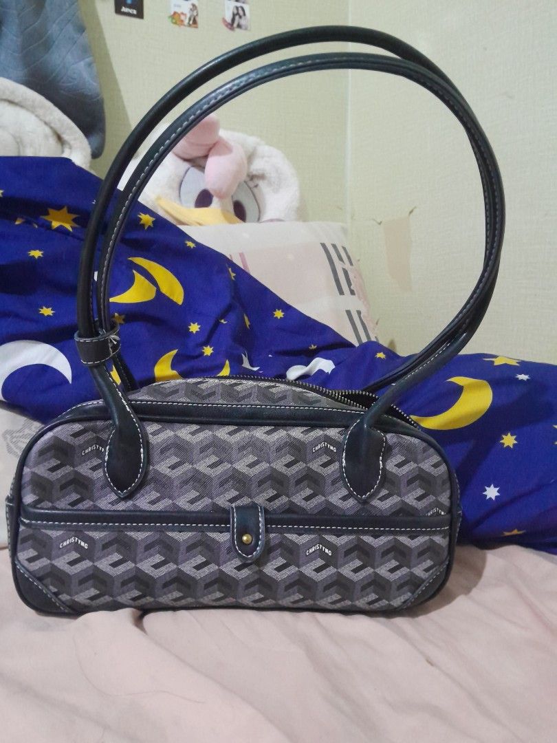 ChristyNG (Kategori: Tas & Dompet Wanita) berada di Jakarta Barat. Dikirim oleh m4tchaube (ID iklan 1450115994, Gambar 3). Deskripsi: jarang dipake (masih kaya baru) (-) paperbag nego tipis.