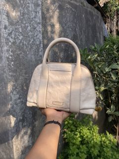 (Kategori: ) berada di . Dikirim oleh bekaskunyarmu.carau (ID iklan 1450041823, Gambar 1). Deskripsi: .