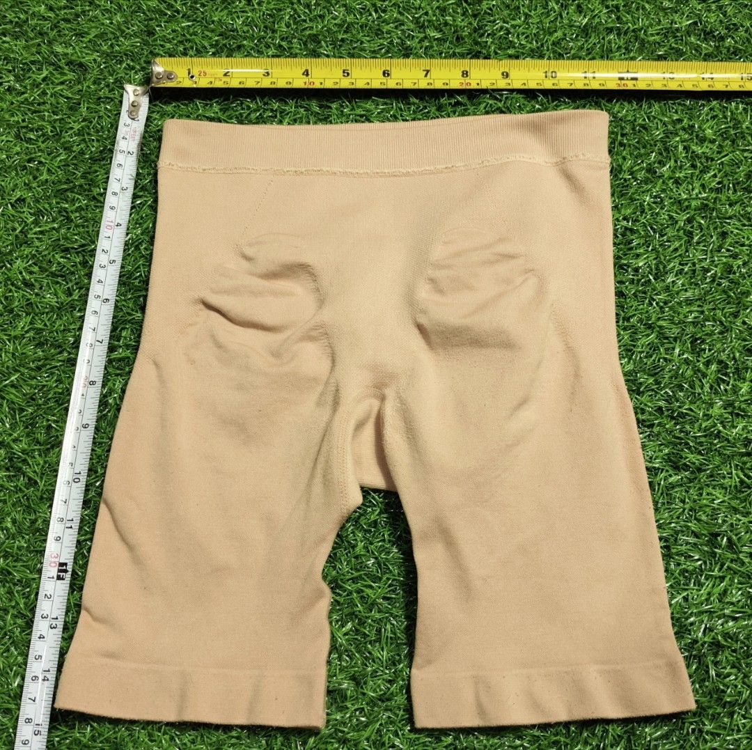 Code : 124 (Category: New Undergarments & Loungewear) located in Sungai Buloh. Submitted by Zirahh.BndleNightware (Listing ID 1449987615, Image 1). Description: 9/10.