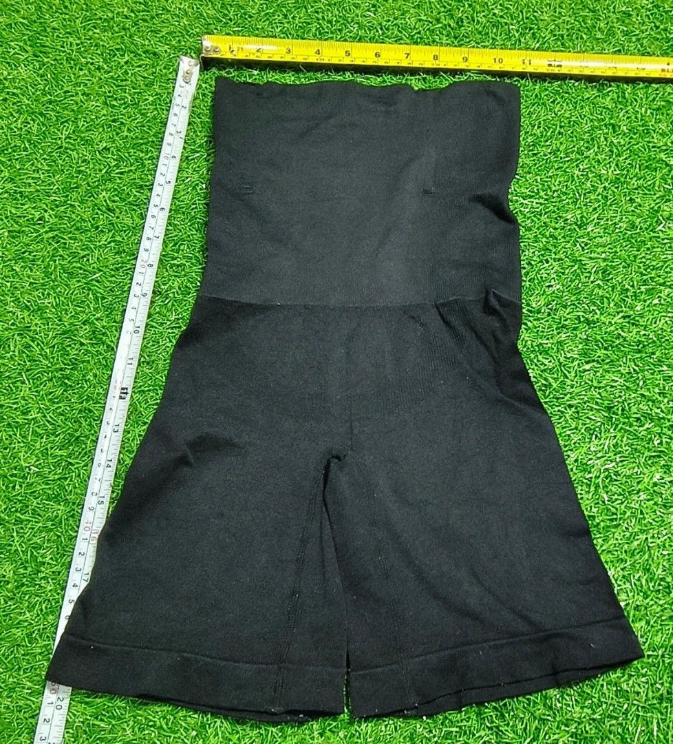 Code : 131 (Category: New Undergarments & Loungewear) located in Sungai Buloh. Submitted by Zirahh.BndleNightware (Listing ID 1449988070, Image 1). Description: 9/10.