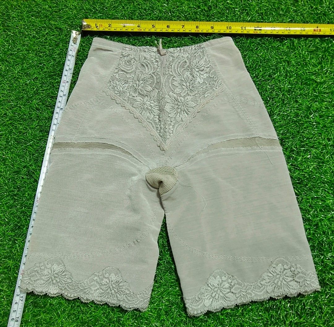 Code : 135 (Category: New Undergarments & Loungewear) located in Sungai Buloh. Submitted by Zirahh.BndleNightware (Listing ID 1449992414, Image 1). Description: 9/10.