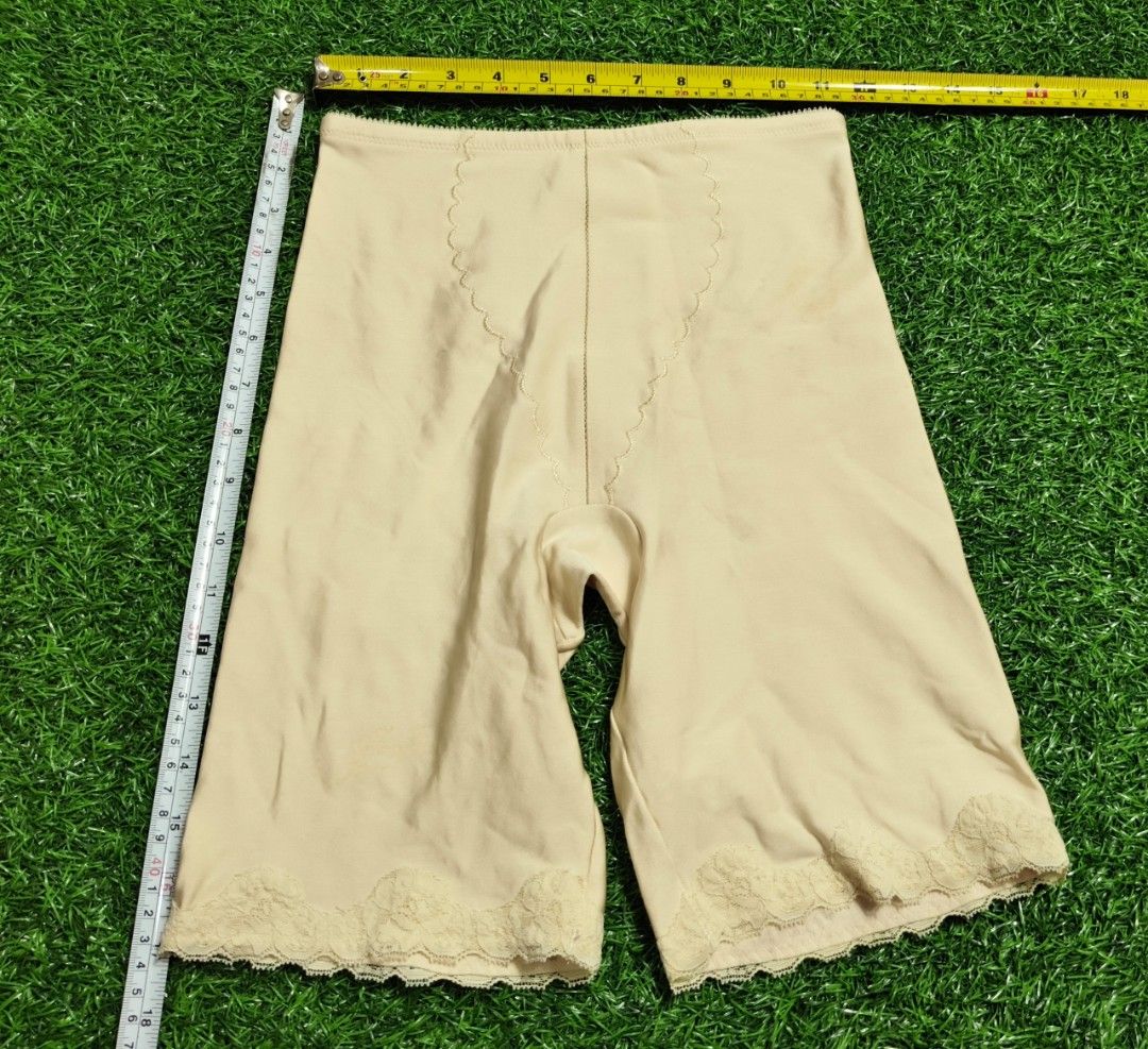 Code : 141 (Category: New Undergarments & Loungewear) located in Sungai Buloh. Submitted by Zirahh.BndleNightware (Listing ID 1449993199, Image 1). Description: 9/10.