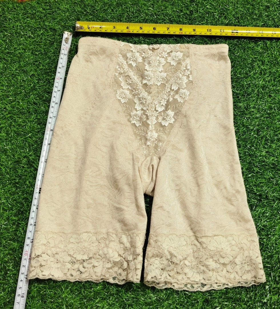 Code : 148 (Category: New Undergarments & Loungewear) located in Sungai Buloh. Submitted by Zirahh.BndleNightware (Listing ID 1449996271, Image 1). Description: 9/10.