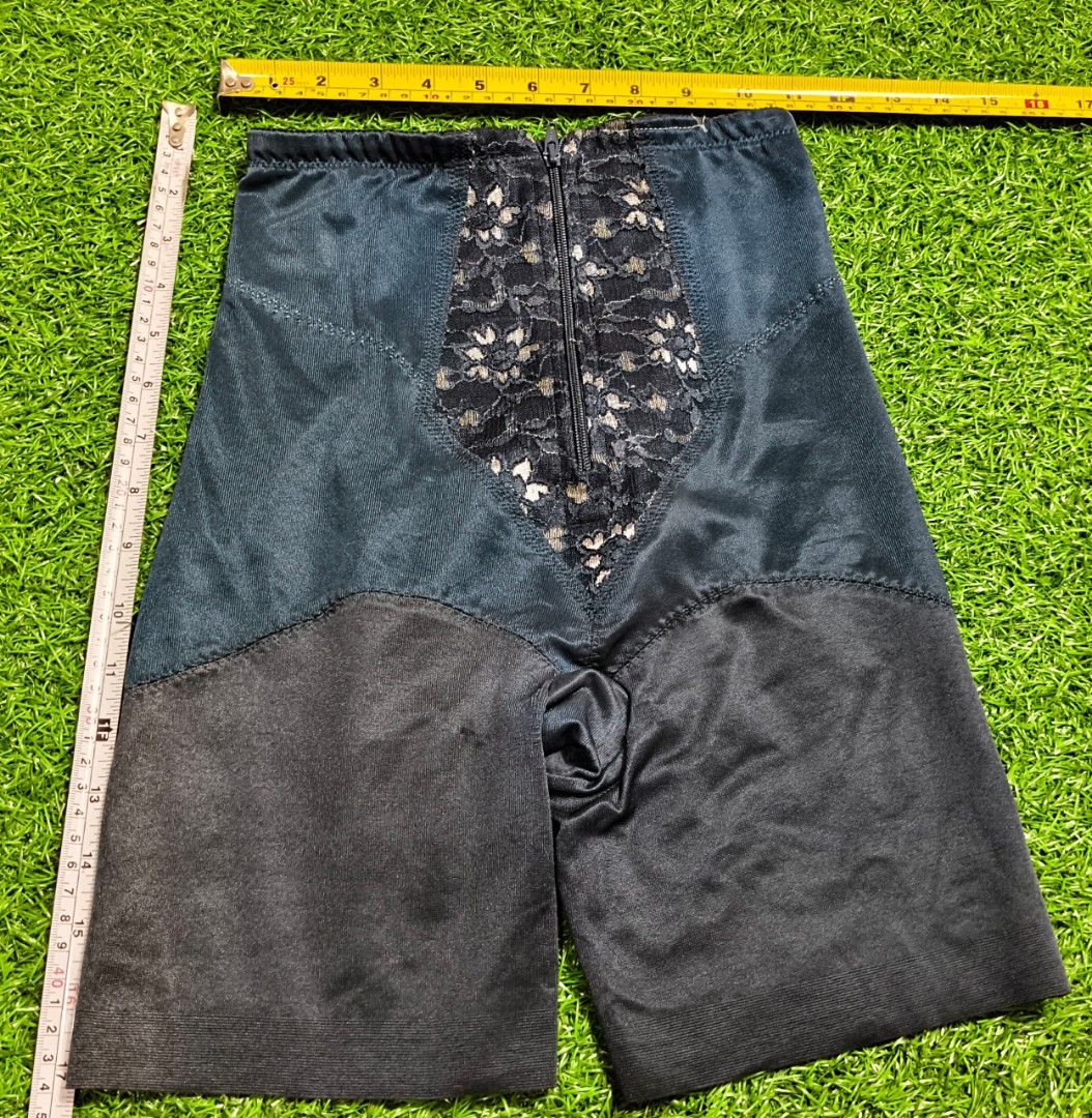 Code : 162 (Category: New Undergarments & Loungewear) located in Sungai Buloh. Submitted by Zirahh.BndleNightware (Listing ID 1450019822, Image 1). Description: 9/10.
