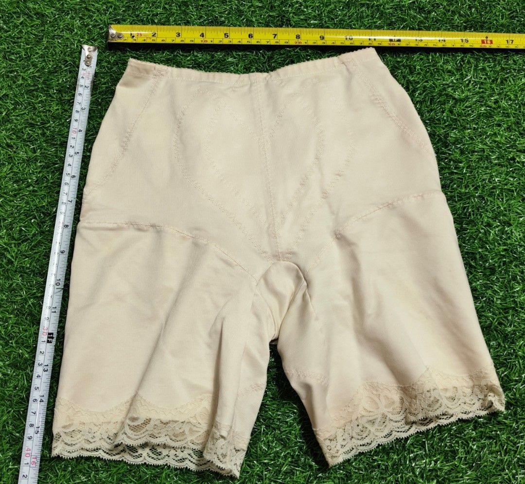Code : 163 (Category: New Undergarments & Loungewear) located in Sungai Buloh. Submitted by Zirahh.BndleNightware (Listing ID 1450020442, Image 1). Description: 9/10.