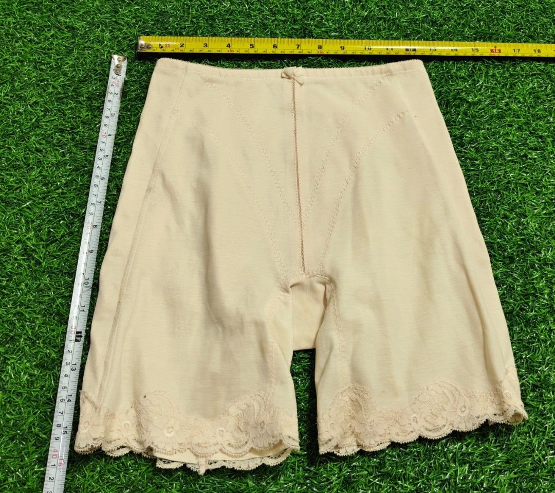 Code : 166 (Category: New Undergarments & Loungewear) located in Sungai Buloh. Submitted by Zirahh.BndleNightware (Listing ID 1450025048, Image 1). Description: 9/10.