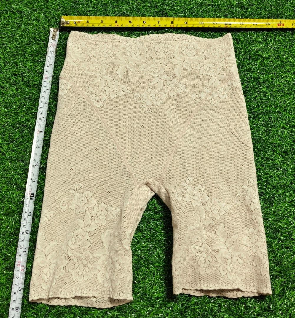 Code : 167 (Category: New Undergarments & Loungewear) located in Sungai Buloh. Submitted by Zirahh.BndleNightware (Listing ID 1450025170, Image 1). Description: 9/10.