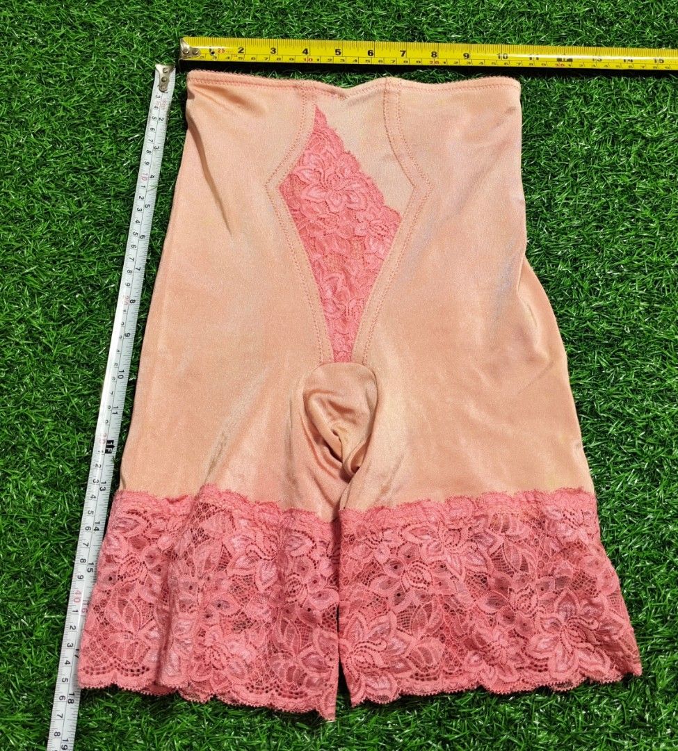 Code : 168 (Category: New Undergarments & Loungewear) located in Sungai Buloh. Submitted by Zirahh.BndleNightware (Listing ID 1450025315, Image 1). Description: 9/10.