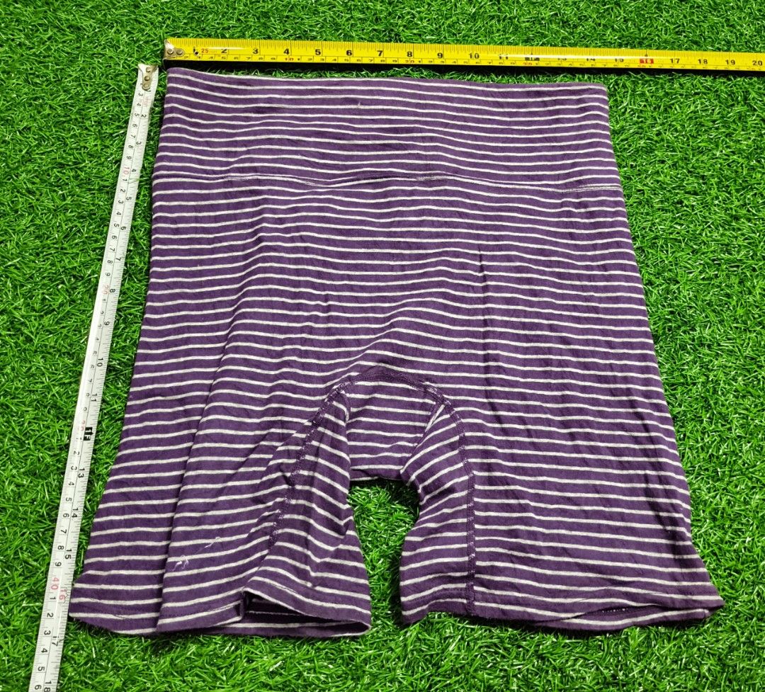 Code : 171 (Category: New Undergarments & Loungewear) located in Sungai Buloh. Submitted by Zirahh.BndleNightware (Listing ID 1450028818, Image 1). Description: 9/10.