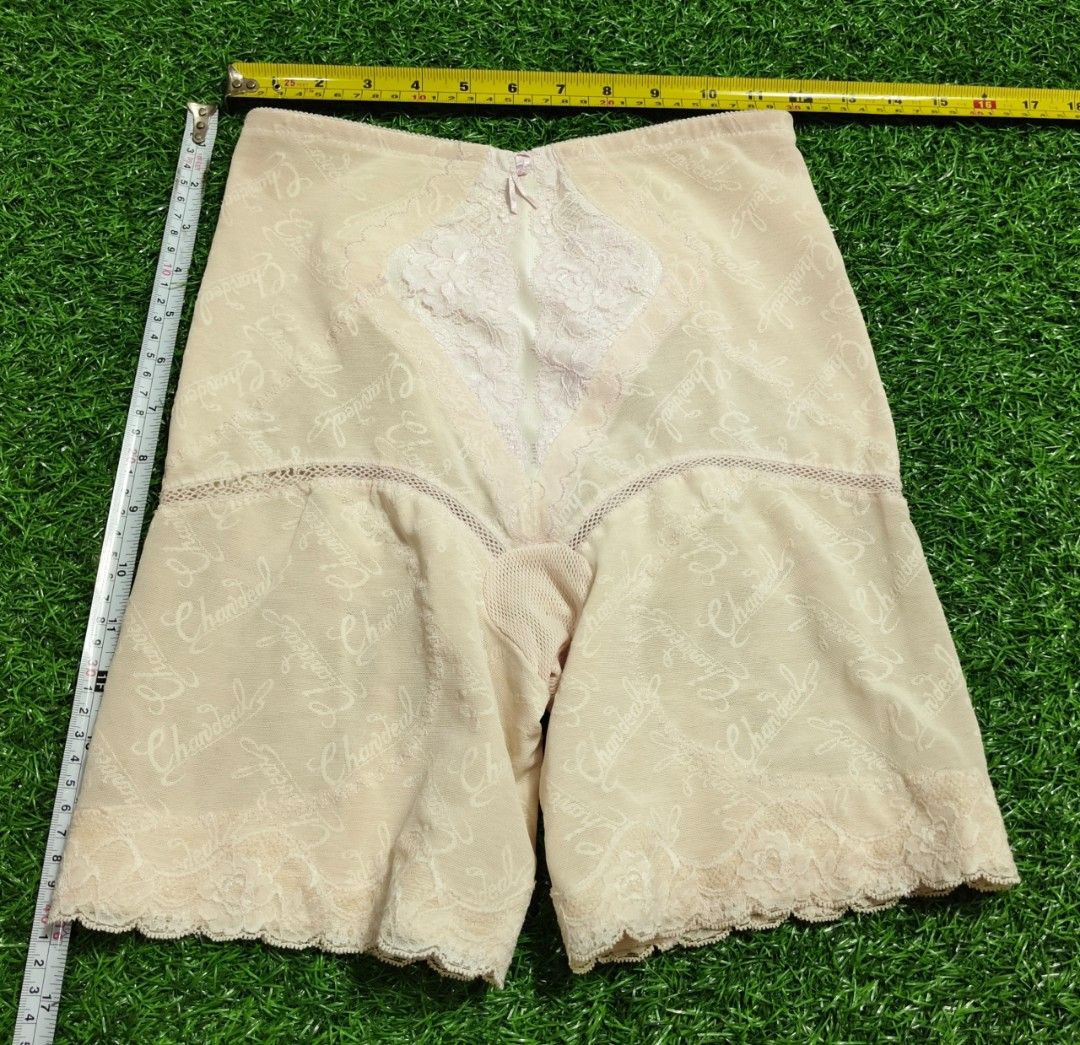 Code : 172 (Category: New Undergarments & Loungewear) located in Sungai Buloh. Submitted by Zirahh.BndleNightware (Listing ID 1450063306, Image 1). Description: 9/10.