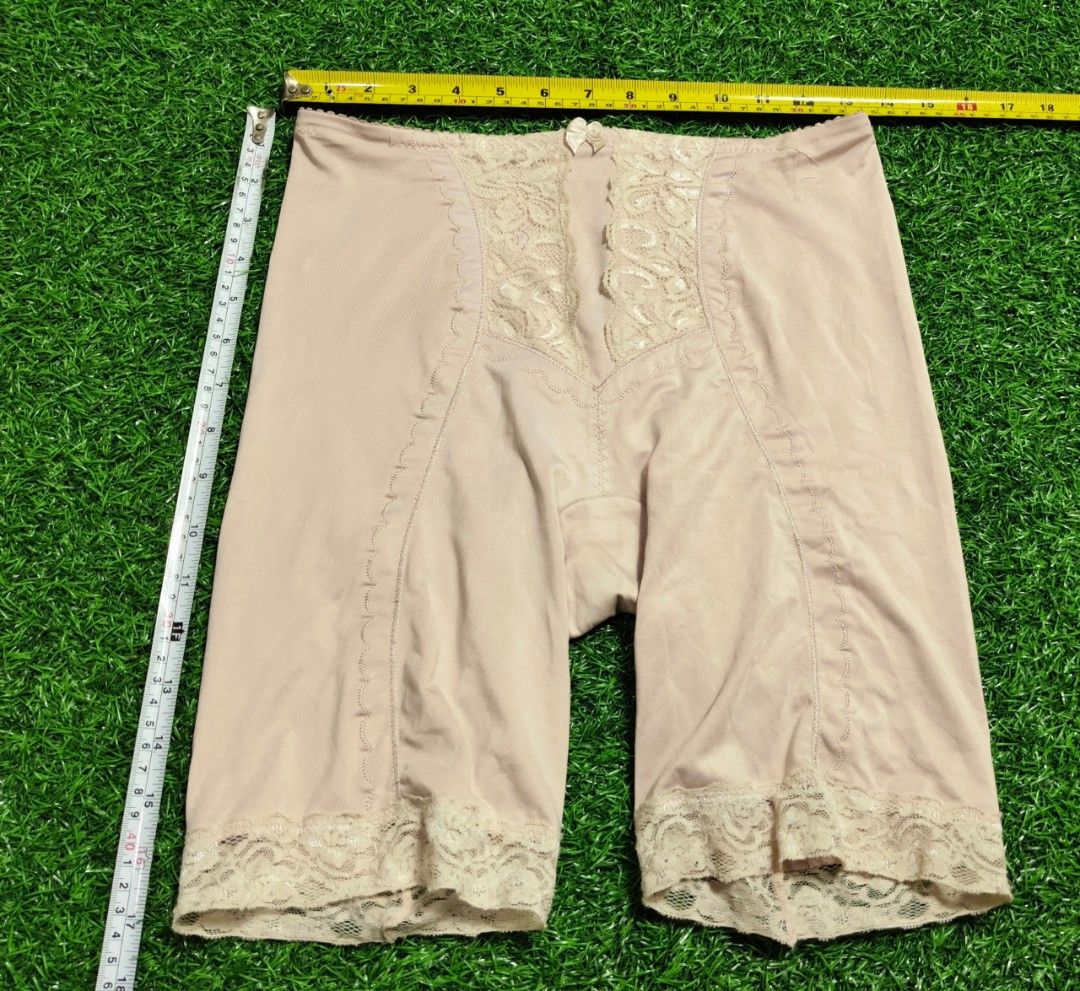 Code : 175 (Category: New Undergarments & Loungewear) located in Sungai Buloh. Submitted by Zirahh.BndleNightware (Listing ID 1450063826, Image 1). Description: 9/10.