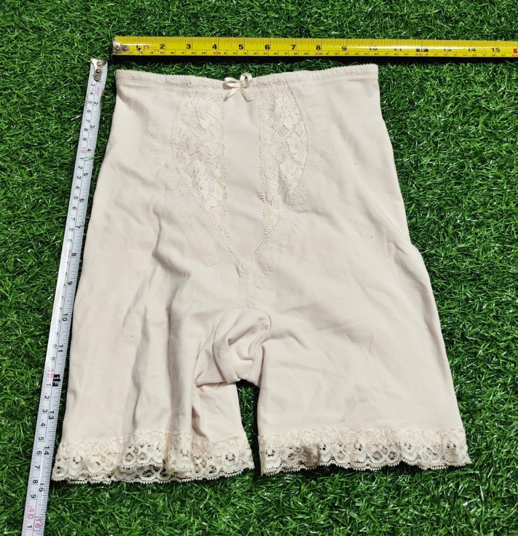 Code : 178 (Category: New Undergarments & Loungewear) located in Sungai Buloh. Submitted by Zirahh.BndleNightware (Listing ID 1450064336, Image 1). Description: 9/10.