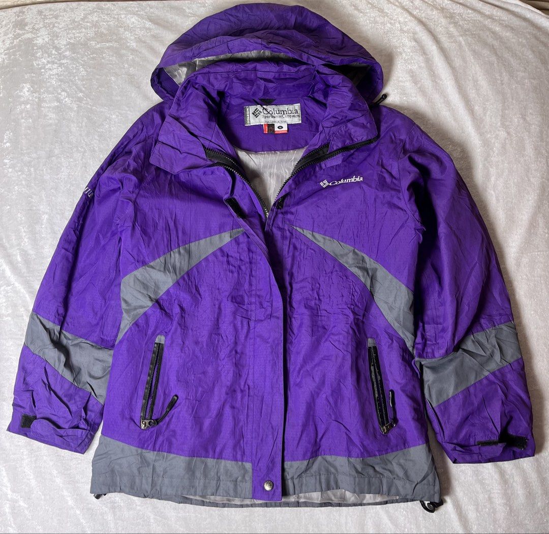 Columbia titanium hardshell jacket (Category: Coats, Jackets and Outerwear) located in San Narciso. Submitted by wrapitup_co. (Listing ID 1450069855, Image 2). Description: Size XL Length- 26.5 Shoulder- 27.5 Sleeves- 22.5 Chest- 22.5 .