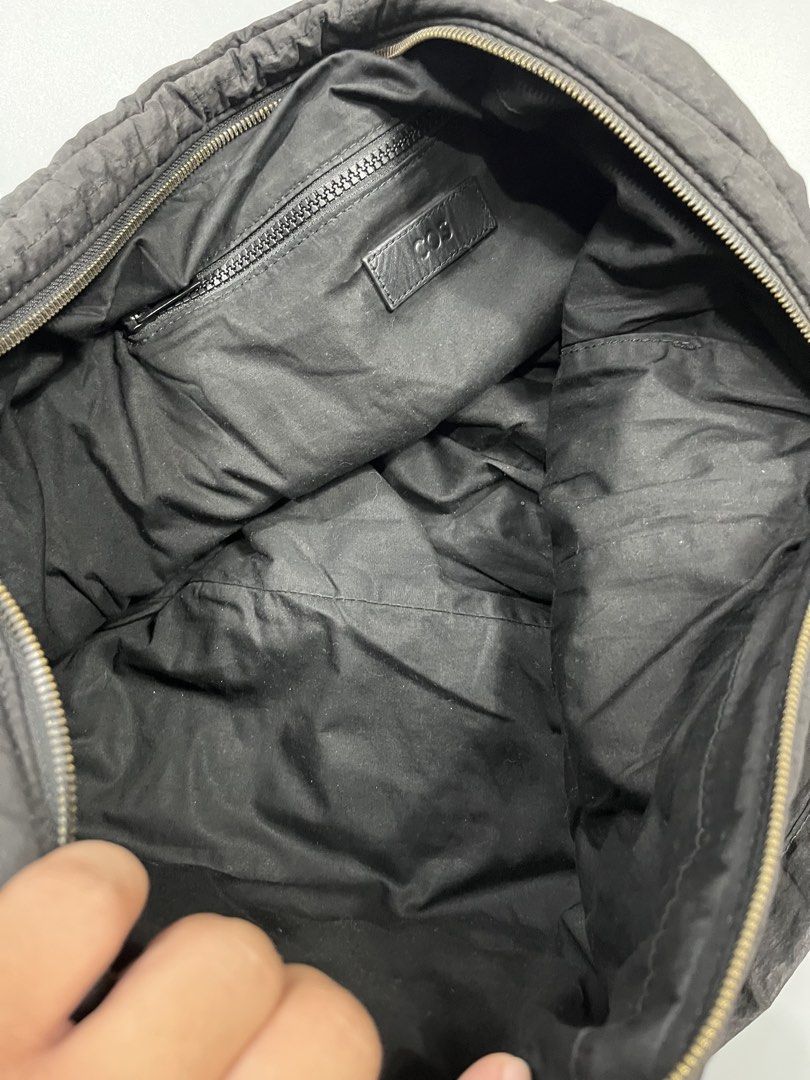 COS - Quilted - Crossbody Bag (Category: Sling Bags) located in Taguig. Submitted by chicpicked (Listing ID 1450030767, Image 3). Description: COS - Quilted - Crossbody Bag Authentic Excellent condition No flaws 1,500.
