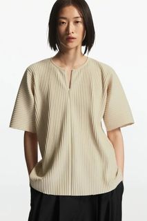 (Category: ) located in . Submitted by stockedclothing047 (Listing ID 1450056506, Image 1). Description: .