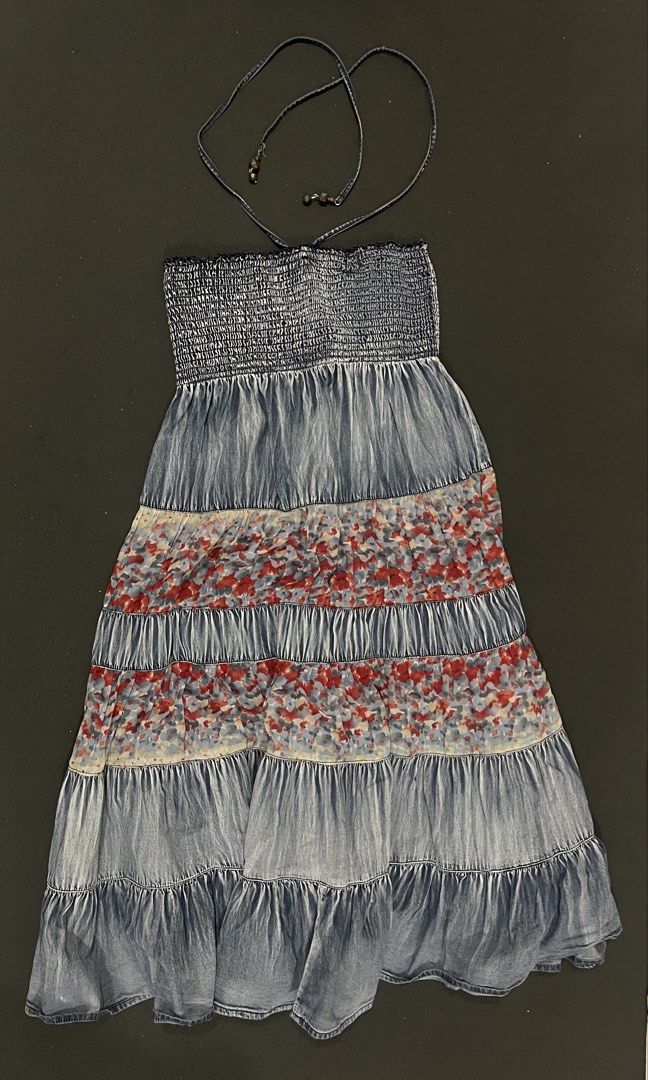 Vero Moda Denim Tiered Dress (Category: Dresses) located in Santa Cruz, Pampanga. Submitted by httpschayo (Listing ID 1450064500, Image 1). Description: Denim Tiered Dress • no WHEN WORN pics • medida sizing bust: “25 - “36 overall length: “34 — self-tie — medium to semi-large — faded denim talaga ang kulay niya — medyo see through yung flower na part — color may slightly change due to lighting.