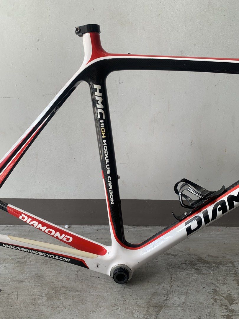 Diamond DM 2.0 Pro (Category: Bicycles) located in Manila. Submitted by mnlbike (Listing ID 1450091153, Image 3). Description: Lightweight aero bike from Diamond Size 56 top tube 53 seat tube Medium Full carbon frameset Alum lugs and housing Stock diamond Carbon Bottle cage With slightly used shimano BBR60 100mm edge SL stem With seatclamp Frame weight as posted is 1.940.